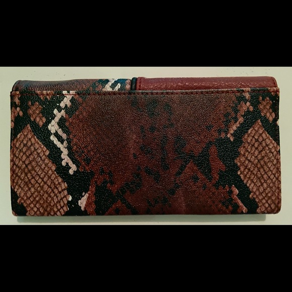 Beautiful Miche spacious wallet; 2 sold separately - Picture 2 of 6
